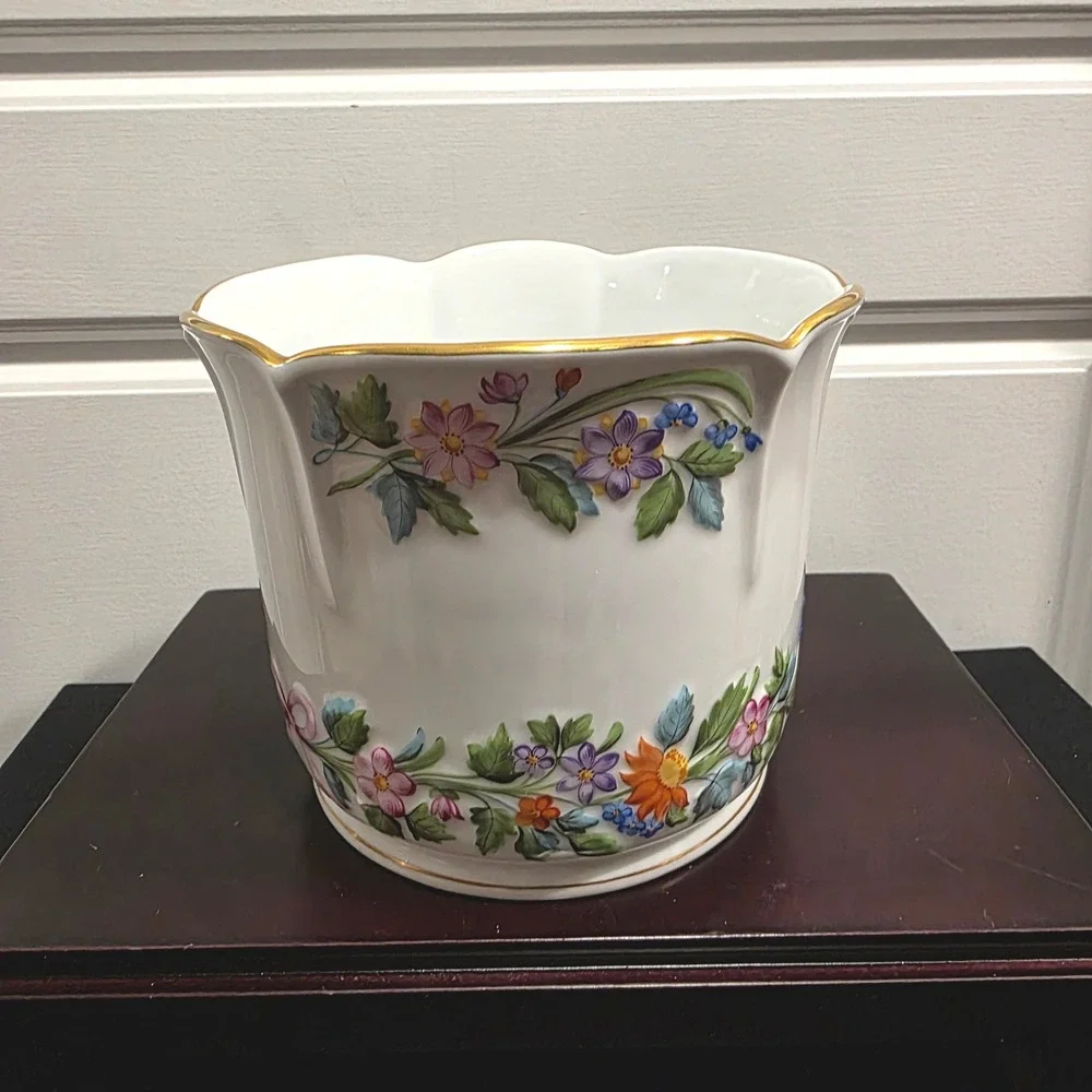 Herend Porcelain Cachepot,  Queen Victoria Planter Vase, Luxury Home Decor